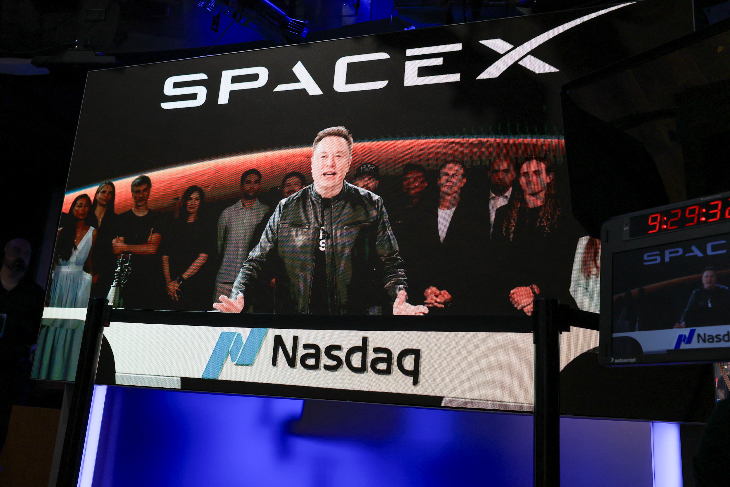 Trillionaire Elon Musk Bets on Bitcoin Amid AI-Driven Economic Shifts
