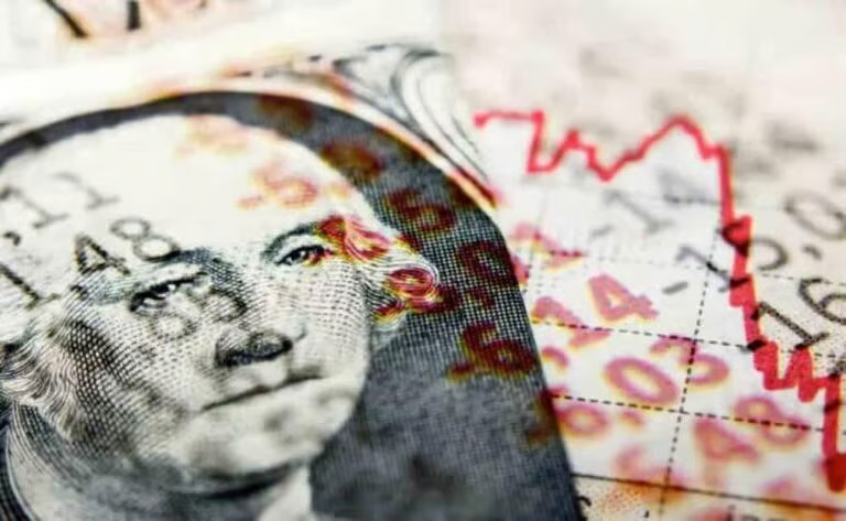 U.S. Economy Nears Recession Threshold, Warns Senior Economist